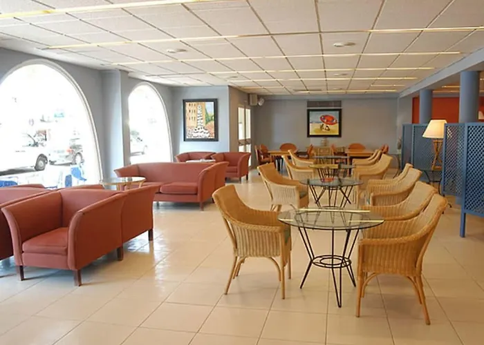 La Terrassa 3*