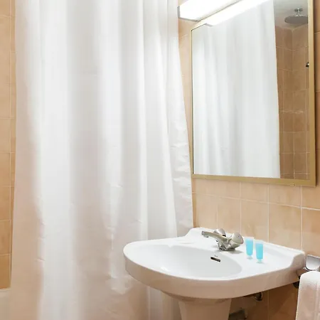 La Terrassa 3*