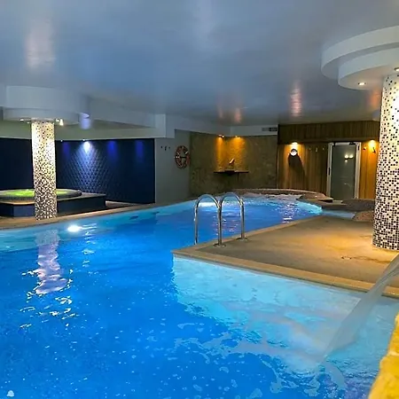 La Terrassa 3*